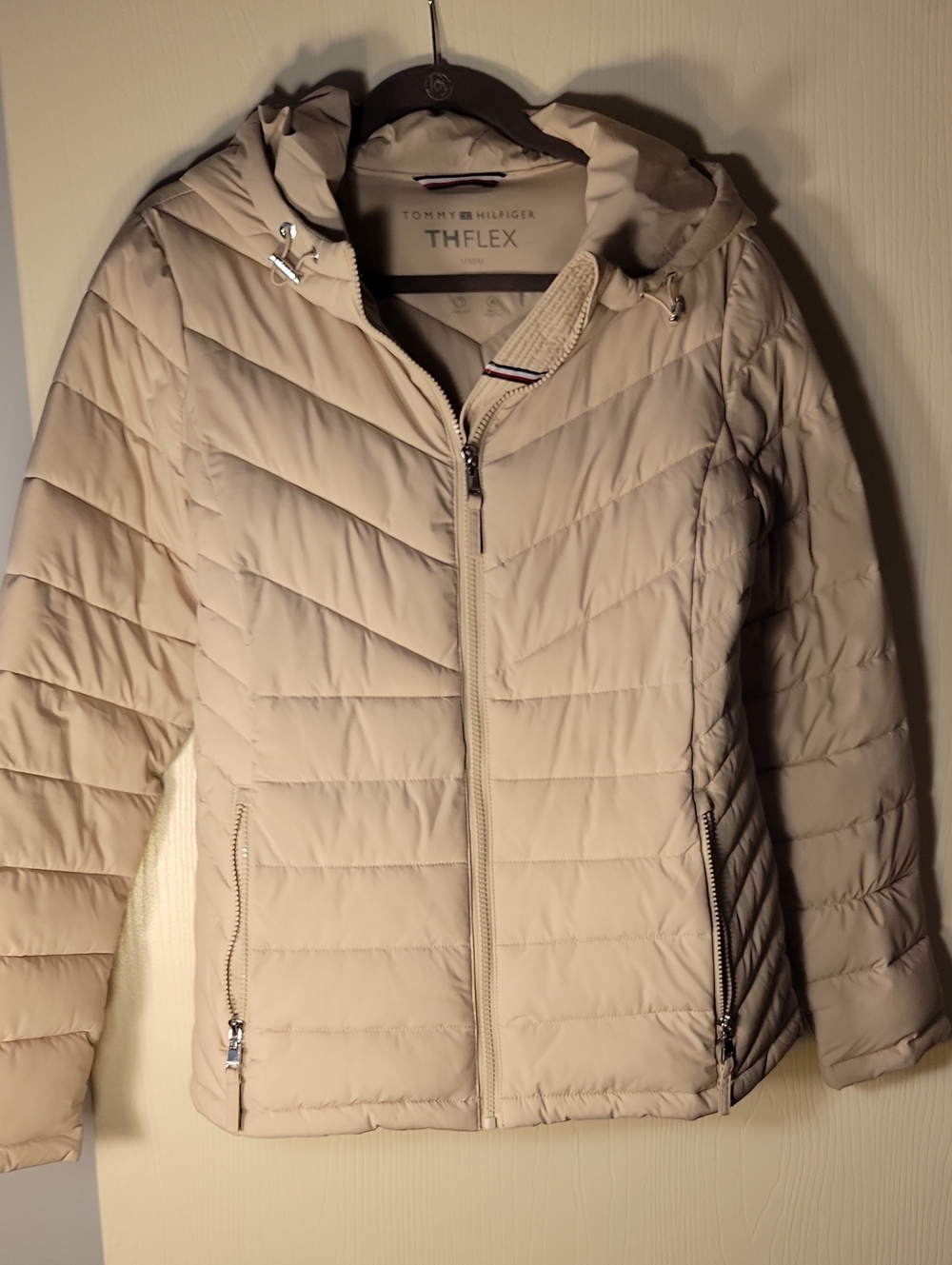 Tommy Hilfiger Women's Light Beige Quilted Hooded Puffer Jacket